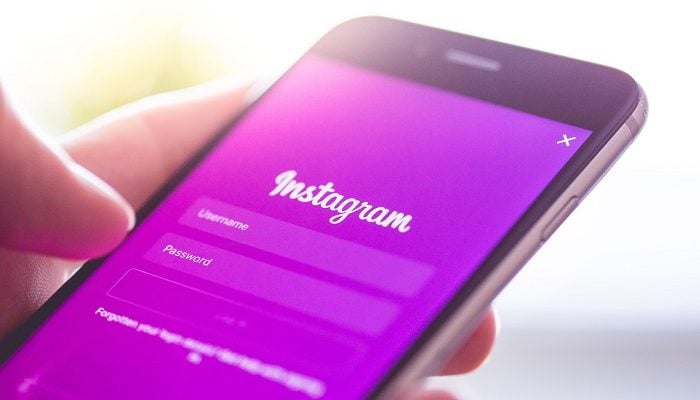 Instagram: arrivano i post consigliati e il nametag