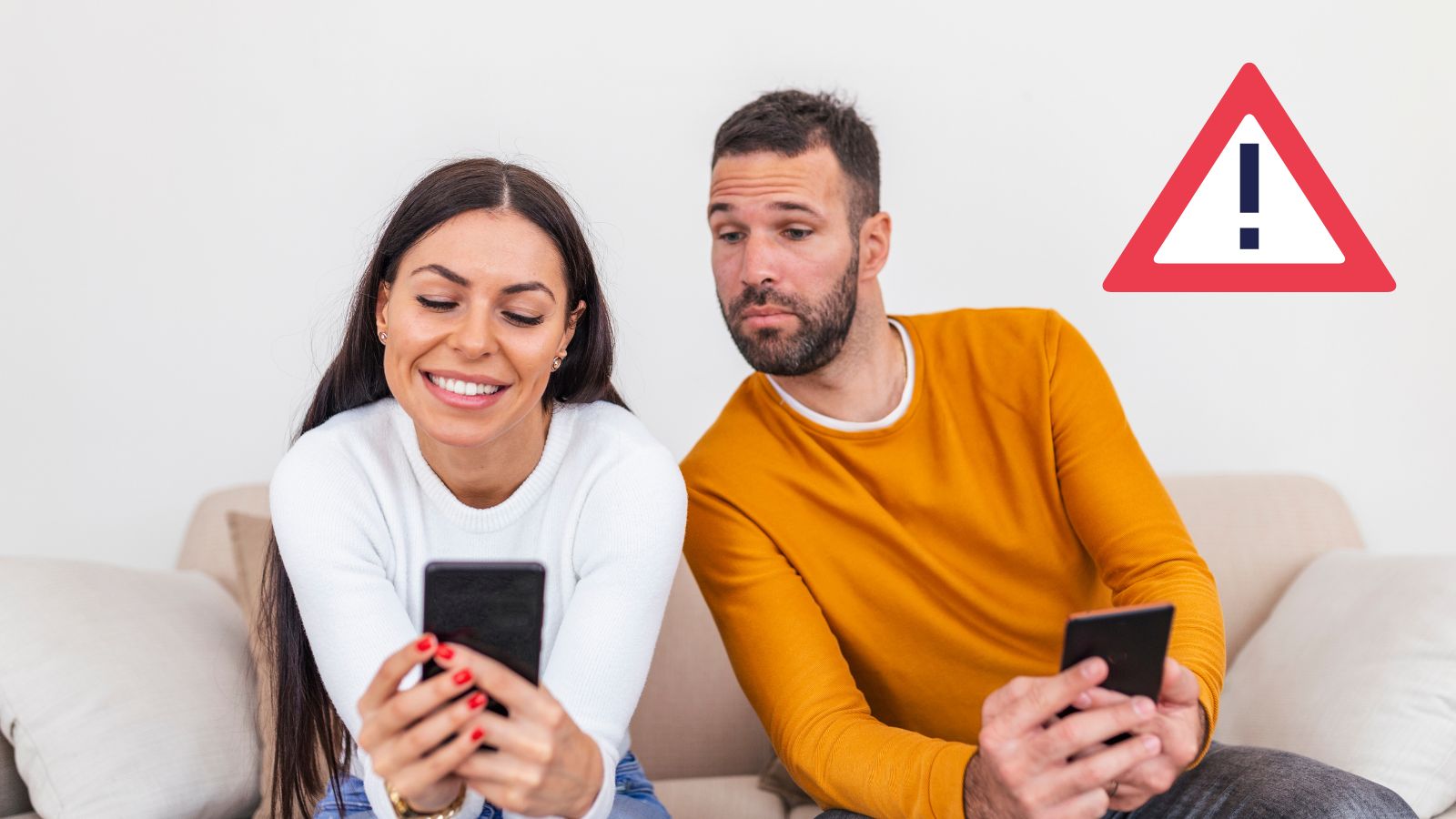 Spiare chat WhatsApp
